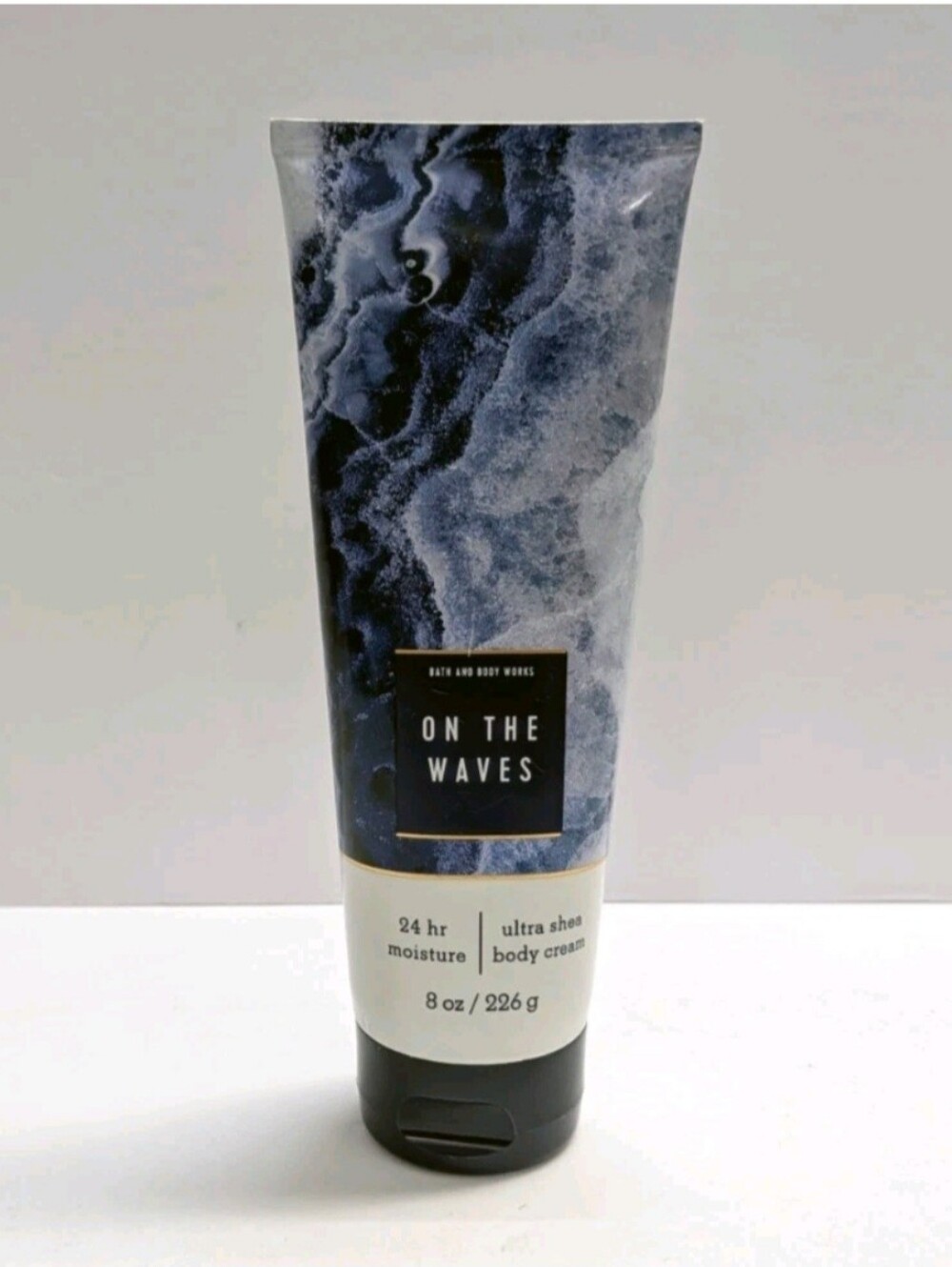 Bath & Body Works On the Waves 8 Oz.